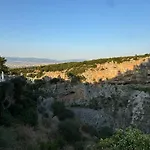 το φαραγγι του παρνασσου דירה *