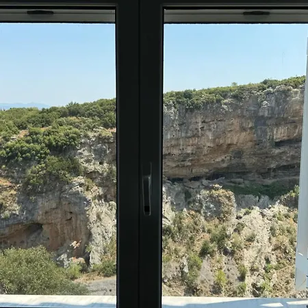 το φαραγγι του παρνασσου Tithoréa