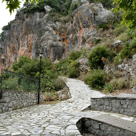 το φαραγγι του παρνασσου Daire *