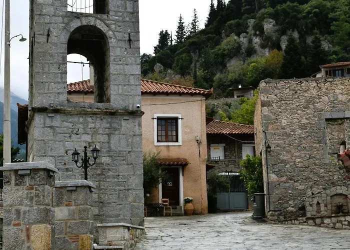 το φαραγγι του παρνασσου Tithoréa